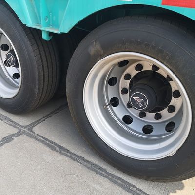 Μέγιστο ωφέλιμο φορτίο 60-80 τόνων χαμηλό επίπεδο ημιπροκαταρτηγό για πολλαπλή χρήση μεταφοράς βαρέων εξοπλισμού